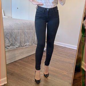 EXPRESS Black skinny jeans . Good condition. Size 00R